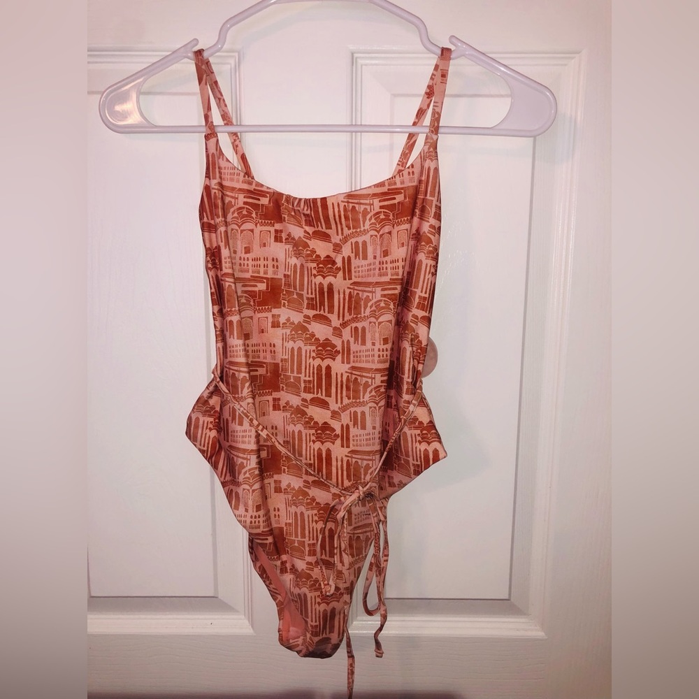 Bswim 1 piece bathing suit
